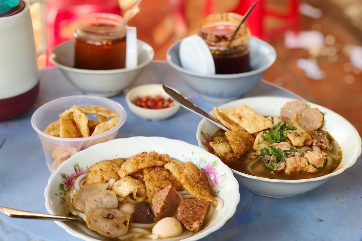 Bánh canh Pleiku: Món ngon trứ danh, hương vị đậm đà phố núi.