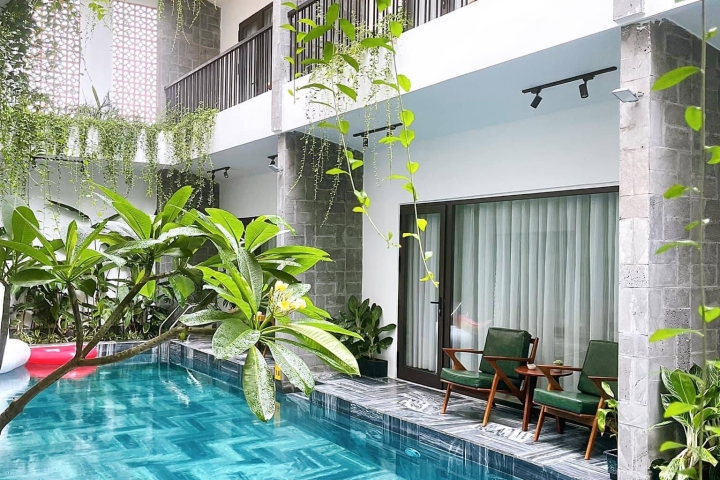 Villa Kon Tum có bếp đầy đủ tiện nghi, lý tưởng cho gia đình