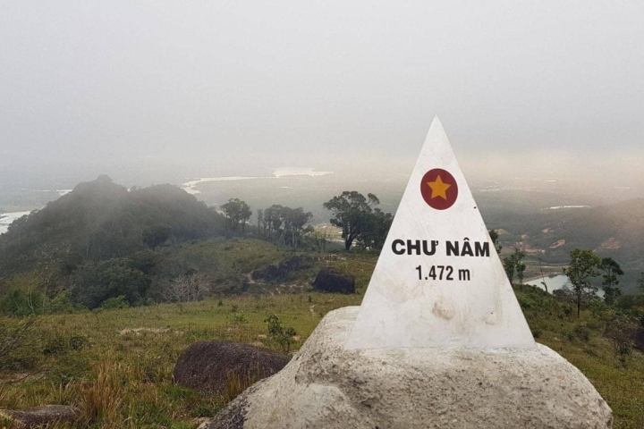 Chiêm ngưỡng biển mây tuyệt đẹp từ đỉnh Chư Nâm Gia Lai
