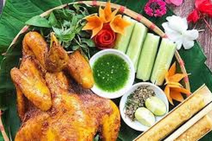 Gà nướng lá tiêu rừng Măng Đen - Hương vị núi rừng trứ danh
