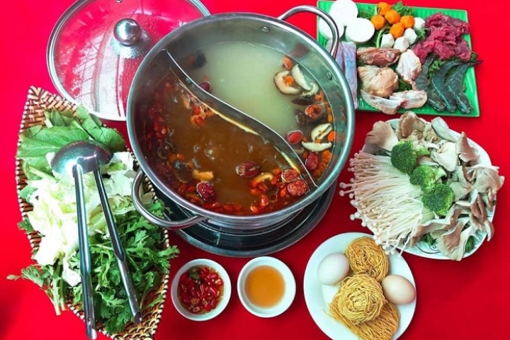 Lẩu Xuyên Tiêu Với Táo Đỏ Và Kỷ Tử Măng Đen