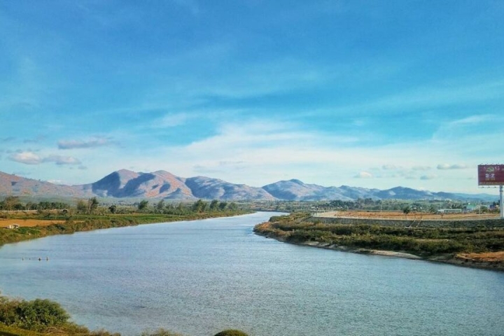 Chiêm ngưỡng vẻ đẹp sông Đăk Bla thơ mộng từ cầu Kon Klor Kon Tum