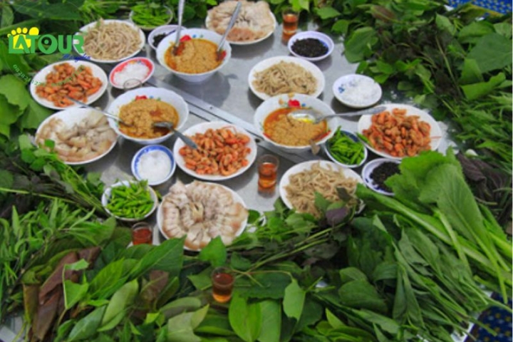 Gỏi lá rừng Măng Đen: Đặc sản núi rừng, hương vị khó quên