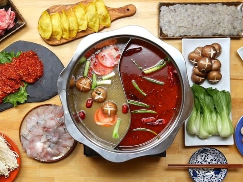 Lẩu Xuyên Tiêu Với Táo Đỏ Và Kỷ Tử Măng Đen