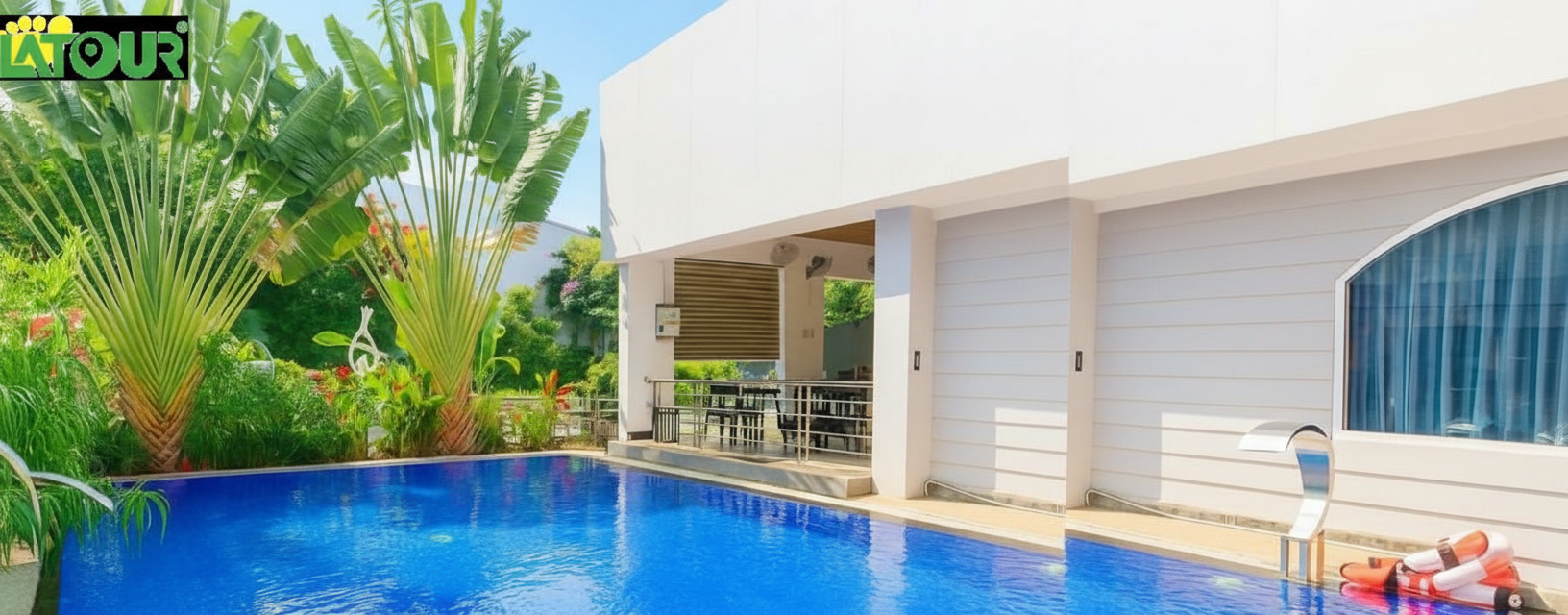 Hồ bơi khách sạn Kon Tum