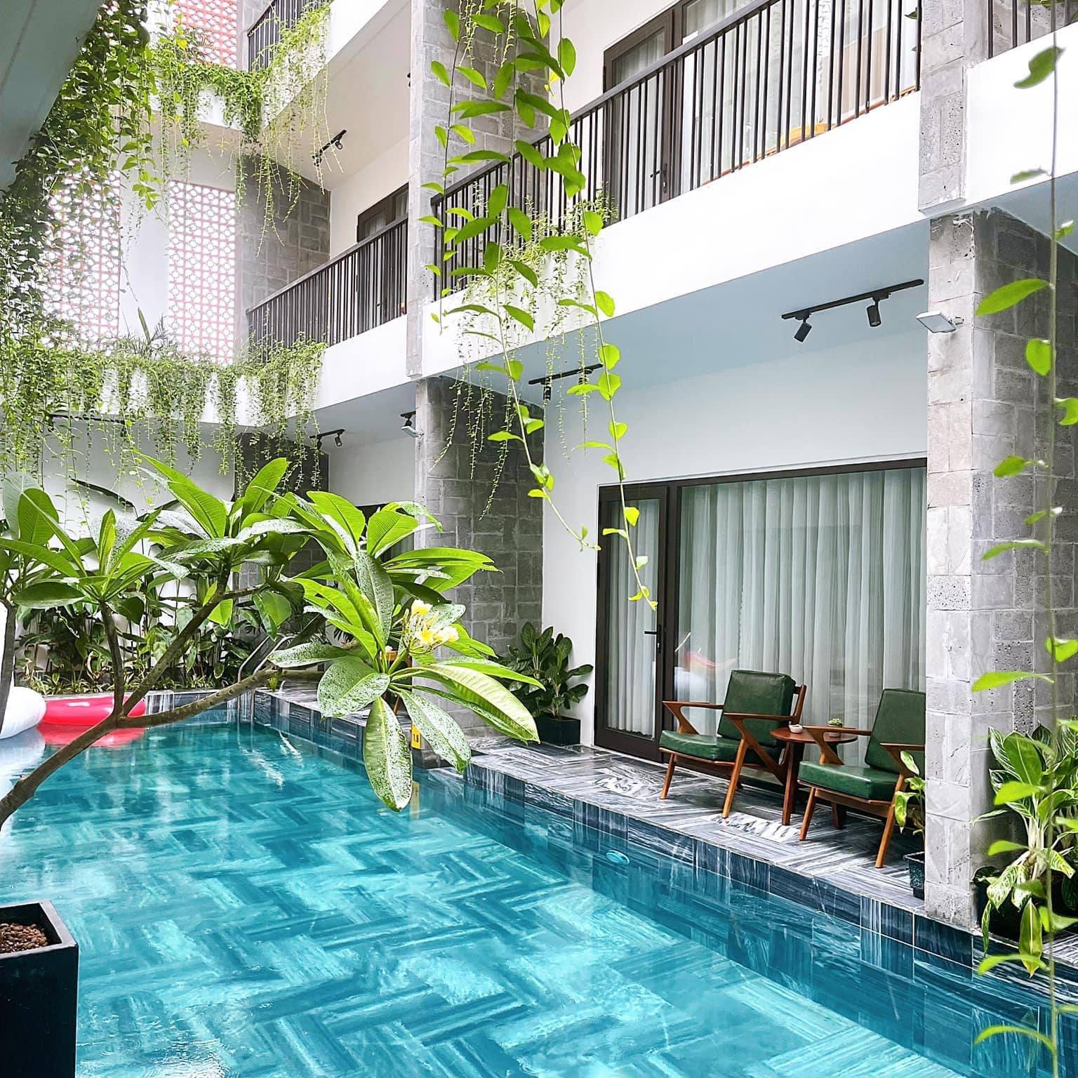 Villa Kon Tum có bếp đầy đủ tiện nghi, lý tưởng cho gia đình