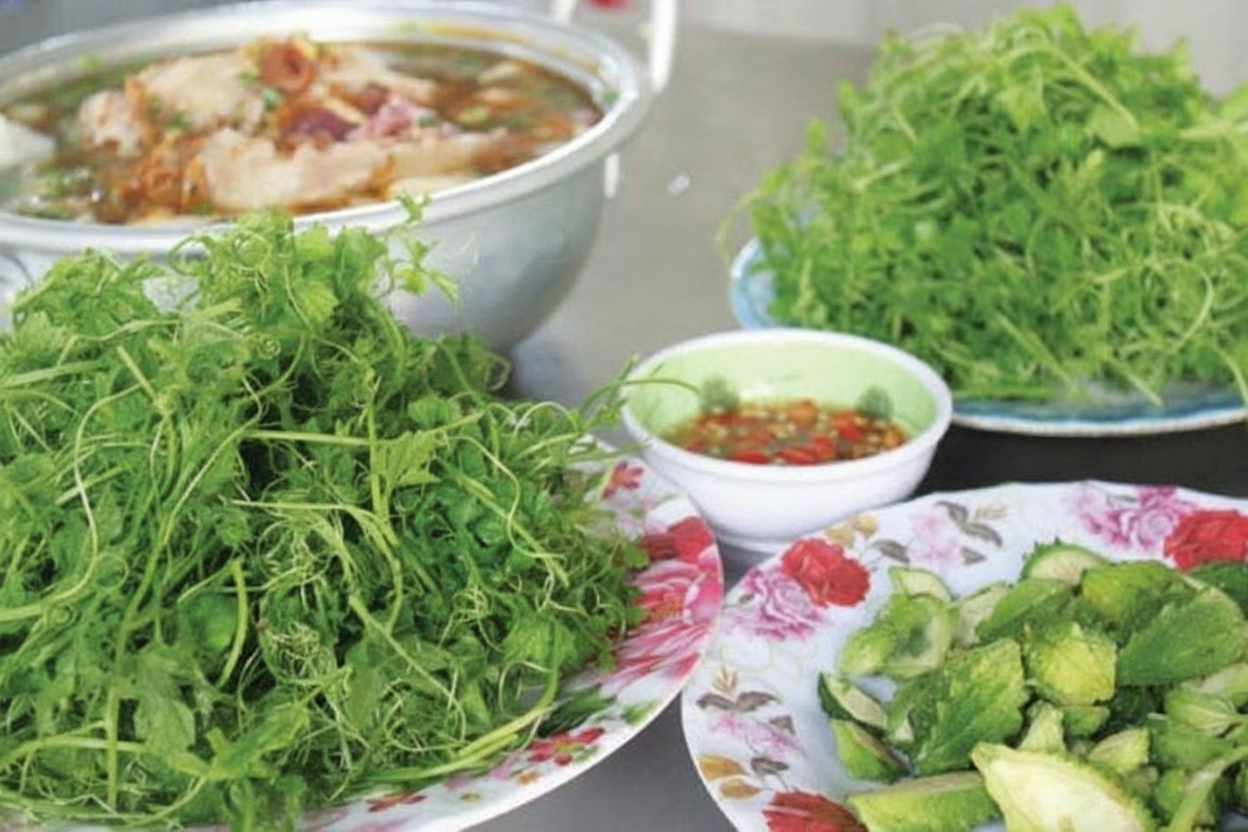 Lẩu lá rừng Gia Lai