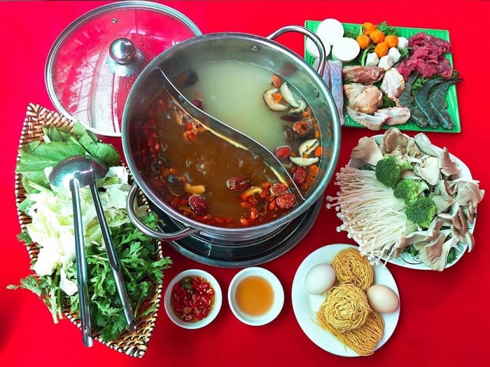 Lẩu Xuyên Tiêu Với Táo Đỏ Và Kỷ Tử Măng Đen