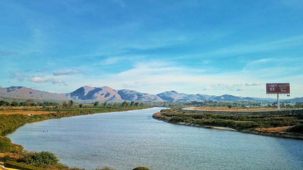 Chiêm ngưỡng vẻ đẹp sông Đăk Bla thơ mộng từ cầu Kon Klor Kon Tum