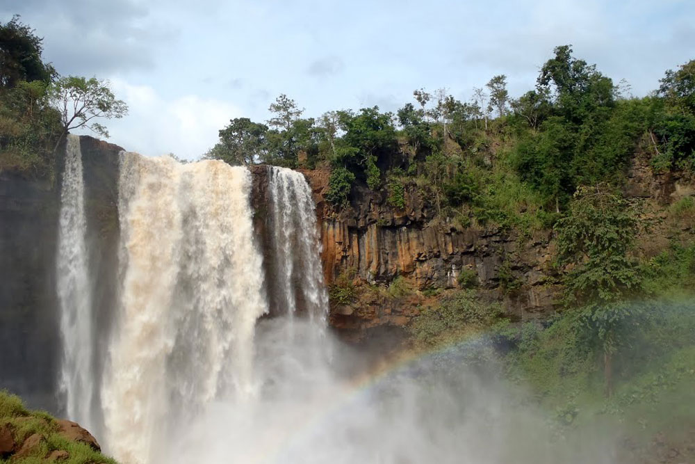 Thác Yaly mùa nước lớn: Chiêm ngưỡng dòng chảy mạnh mẽ, ngoạn mục